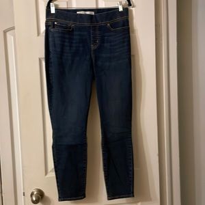 Levi’s totally shaping pull on skinny jeans